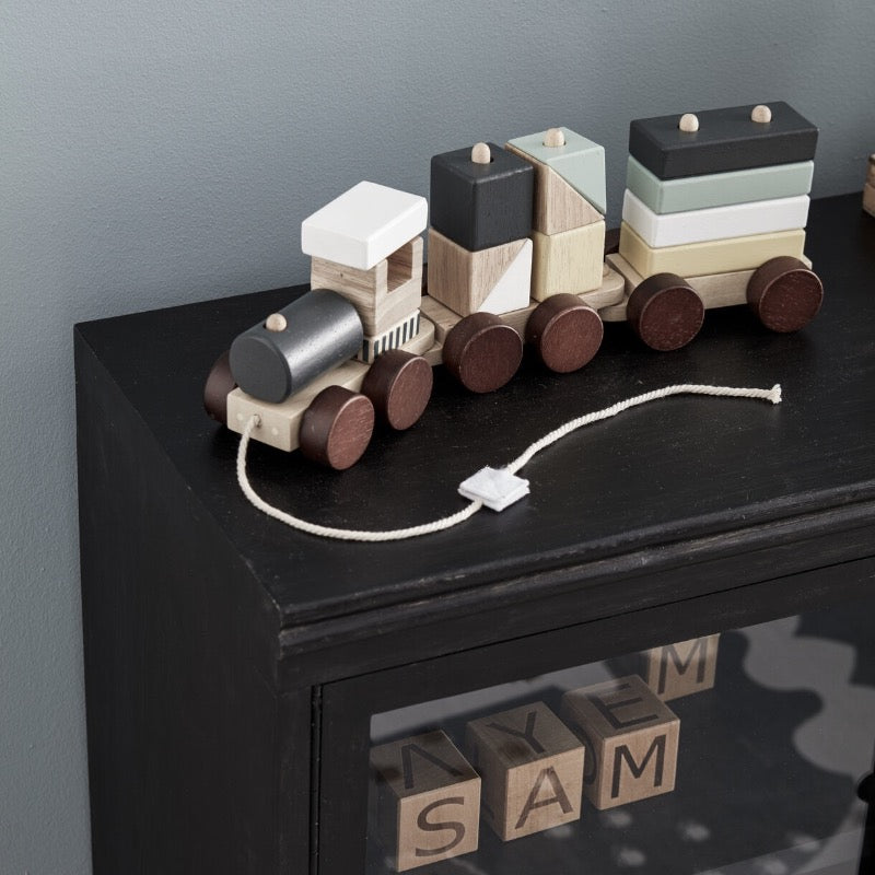 Houten trein met blokken