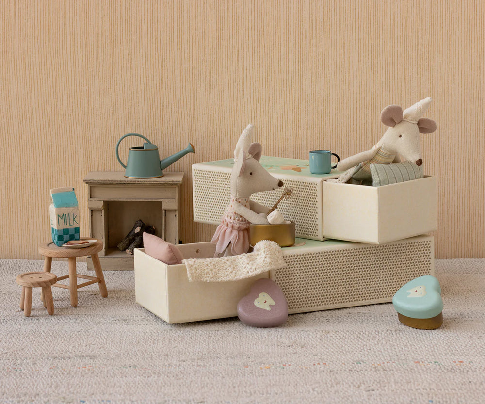 Maileg  Tooth fairy mouse, Little sister in matchbox