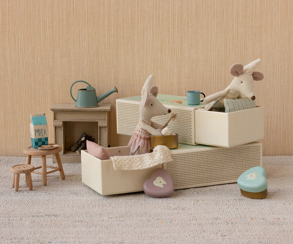 Maileg  Tooth fairy mouse, Little sister in matchbox